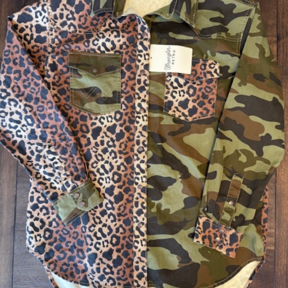 NWT Womens Wrangler Retro Leopard & Camo Snap Button High Low Shirt-Oversize